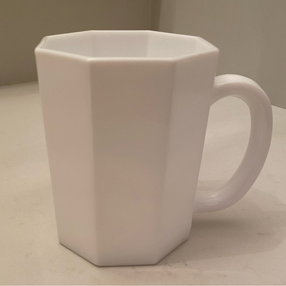 EUC VTG ARCOPAL NOVOCTIME OCTAGONAL PLAIN WHITE GLASS MUG - Picture 7 of 8